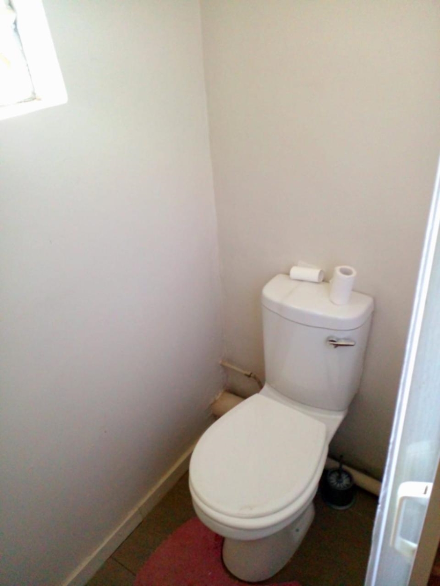 8 Bedroom Property for Sale in Brandwag Free State